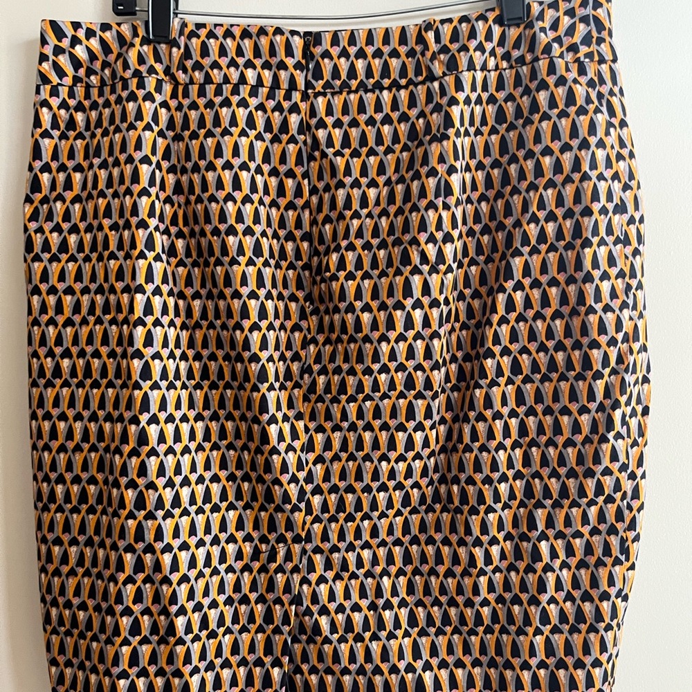 Missimo pencil skirt, black and yellow. Size 16.